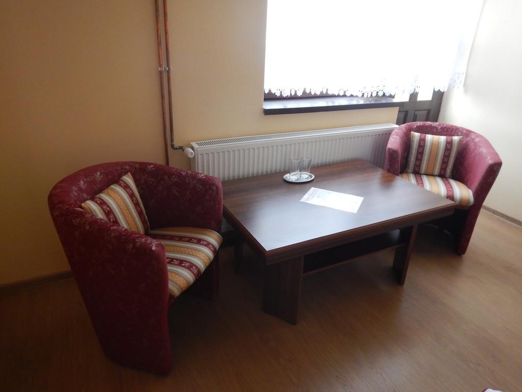 Konsky Dvor Hotel Brzotín Kamer foto