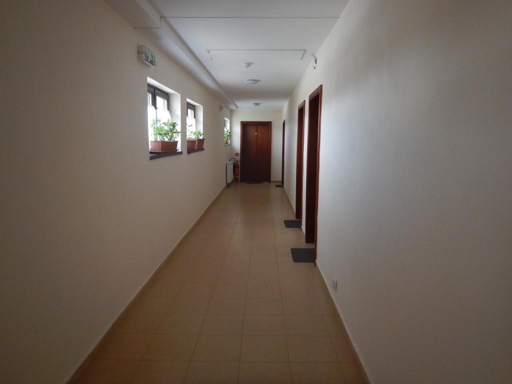Konsky Dvor Hotel Brzotín Buitenkant foto